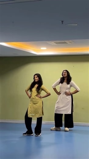 _P__🍭🐣 on Instagram: "YELLLCOME? . . . . [Explore page, Viral dance reels, Trending dance reels, Telugu tiktok, Telugu item songs dance, Tollywood recent hut songs, tfi, famous, Pretty, duet, Na peru kanakam song, Baadsha movie songs dance, ntr] . . . . #foryou #fypシ #trendingreels #reels #dance #bangalore #explorepage✨ #pretty #famous #viralreels #hyderabad #choreography #duet #tfibanisa #tfi #telugu #telugusongslyrics #telugureels❤️ #telugutiktok #telugusongs #telugumovies #telugubgm #telugu