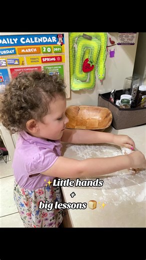 🍞📚 Learning Happens Everywhere Here we made bread together for the Memorial of Jesus. But what looks like a simple kitchen activity actually includes so many learning moments: 🥄 Math – measuring ingredients 🧪 Science – watching how ingredients combine and change 🖐 Fine motor skills – mixing, kneading, shaping 🧠 Life skills – patience and following steps 💛 Meaningful traditions – understanding why certain things matter to our family One of the things I love most about home learning is how 
