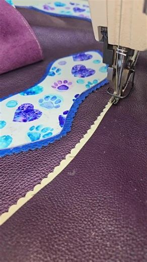 More sewing on another custom pair of Chinkaderos, i love this plum Italian leather with the hearts and pawprints printed leather❤️❤️. Mama Bears Leather Works #cowboymountedshooting #leatherwork #chaps #cowgirl #mountedshooting