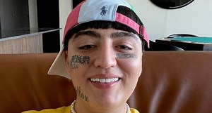 Le dicen “El Rey del Morbo” y tiene una relación poliamorosa: quién es el cantante Dani Flow