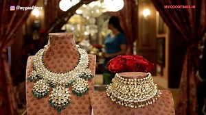 Sabyasachi picks traditional Jadau jewellery, studded with precious rubies and pairs it with a Bengali style Matha Patti, to complete Rajshree's bridal look! Click to watch her makeover journey: https://www.youtube.com/watch?v=ezP27yVig10&t=125s /// For Instagram- Head to our YouTube channel (MyGoodTimes) & watch her journey online. Full episode of Band Baajaa Bride is exclusively available on GoodTimes TV Channel (Tata Sky 762 & Airtel Digital 410), every Sunday 8 pm, Tuesday 7 pm, Wednesday 9 