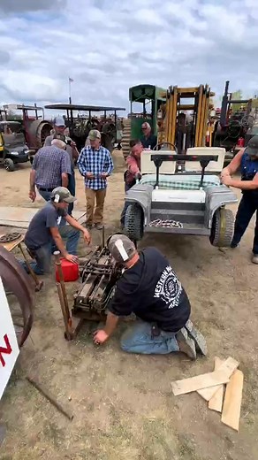 #antiquetractortok #fyp #foryoupage #rednechshit #farm #tractor #mn #golfcart #g | TractorGuy29