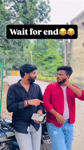 Anuj Kumar on Instagram: "Tag 😂 & Share with your Friends 🤣🤣 #reels #viralvideos #funnyvideos #memes #funnymemes viralpost trending trendingreels vishalfatteybaaz friends"