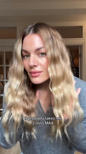 Brittany Allyn on Instagram: "How I get my “signature waves” and what tool I swear by! #wavyhair #beachywaves #hairtutorial #hairtok #carriebradshaw"