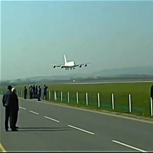 A380 Loud Engine Howl up During Employees Flyby ✈️😱 #aviation #viral #instagram #foryou #reels #fyp 🎥:Glasslens55 | Kpk Aviation