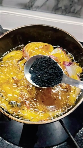 Onion and Rice very useful kitchen tip 😍 #shorts​ #shortsfeed​ #viral​ #cooking​ #trending#ayurved