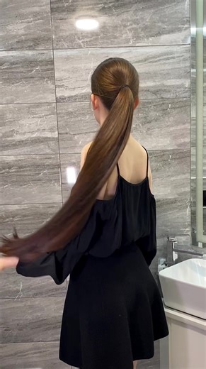 How to Create a Perfect Low Ponytail