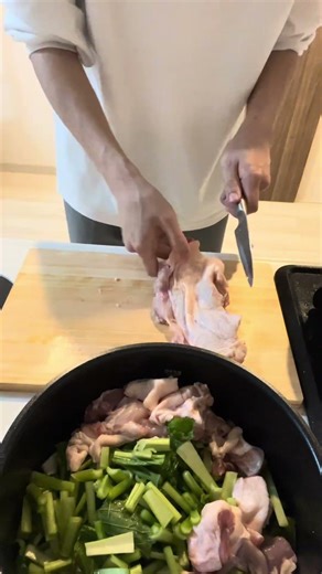 Fall-Apart Chicken in an Electric Pressure Cooker #cooking #timesavingfrugalliving #IRISOHYAMA #e...