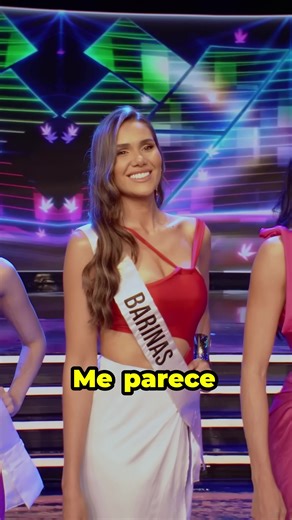 Sumérgete en el fascinante mundo de la moda venezolana, donde la elegancia y la coquetería se entrelazan en cada paso. 🌟 En esta vibrante reseña sobre el desfile, se destacan las características únicas que hacen resaltar a las modelos en la pasarela. Con ecos de los años 80, cada movimiento tiene ese toque especial que solo puede ser venezolano. Se enfatiza la importancia de controlar las expresiones faciales y la transición entre sonrisas y seriedad, un arte que las pasarelas exigen. La clave 