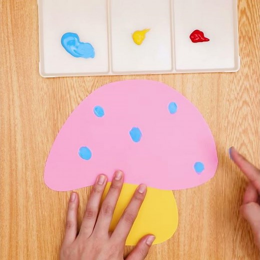 【工作あそび】0歳児からでもできる！指スタンプきのこを作ってみよう