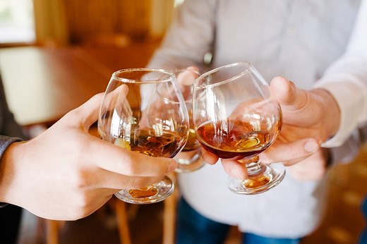 7 Healthy Reasons to Enjoy an After-Dinner Snifter of Brandy