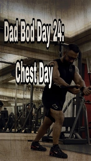 Dad Bod Day 24: Chest Day! Building the ultimate front-end protection for all vital organs (like the stomach). We’re pushing past the pain threshold today! This Training Session is all about maximizing Pecs Mass using heavy Compound lifts. Focusing on high Volume Training and perfect Form on every single Rep for true Hypertrophy. The Method is working! Documenting my daily journey. See the full workout and clean Form in the video itself! 🎥 #Day24 #ChestDay #BenchPress #Pecs #PushDay #DadBodJour