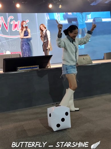 TKNur's reaction when Mae Kob rolls “1cm” Pocky challenge🤣 #TKNur1stFanMeetinginTaipei #TKphinyanech #nurdesoraya #TKNur #NurTK