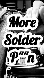 Soldering fans assemble 🤘#fuzzbox #fuzz #fuzzpedal #vintagetransistors #guitar #fuzzface #circuitart #tonebender #effectspedals #noscomponents #silicontransistors #fxpedals #guitarpedal #vintagetransistors #fuzzpedalsofintstagram #circuitart #dirtbox #stompbox #etching #pointopoint #handwired #handmade | Reeves Electro Guitar Pedals