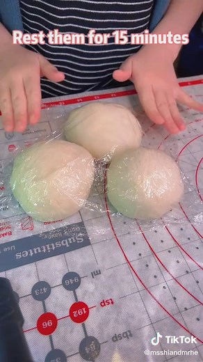 Japanese milk bread ☁️. Step by step recipe~ 🍞 #asmrfood #japanesefood #bread #bakingrecipe #asmrcooking #foodontiktok #homecooking #asianfood #foodtiktok