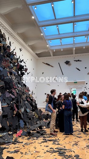 Goodnight Gallery on Instagram: "In 1991, Cornelia Parker had her garden shed and its contents blown up by the British Army. She then recreated the explosion in stasis as a reflection on the Big Bang, the beginning of the universe. The latest immersive installation from Leonardo Drew at the @southlondongallery has parallels to Parker’s seminal work. The American artist has scattered splintered wood and detritus across the gallery. He considers it a kind of 3D abstract painting like a Pollock, as