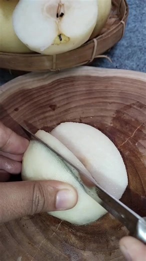 Cutting a Pear: ASMR Sounds for Relaxation