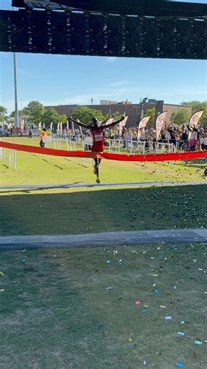 Matlakala Bennet Seloyi from Boxer Athletics Club takes the win at the Diamond & Doring Kimberley Big Hole Marathon in an unofficial time of 2:13:22! An incredible run here in Kimberley! #followthesun | Modern Athlete Magazine