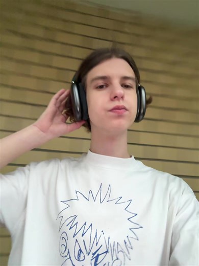 Videa uživatele kirundel_lobanov (@kirundel_lobanov) s оригинальный звук - user77216939939