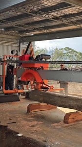🇦🇺 Sydney client visit! 🌳 Today: Grey Ironbark — mill smashed it 💪. Tomorrow: Yellow Box & Grey Box, even tougher! 📏 Janka: Grey Ironbark 13–14 kN | Yellow Box 10 kN #AussieHardwood #GreyIronbark #YellowBox #WoodStrength #PortableSawmill #MillingLife #WoodworkingAustralia | Turbosawmill