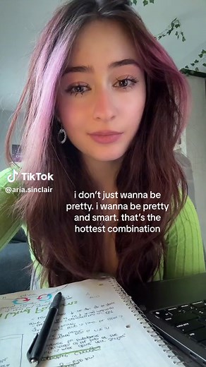 Rory Gilmore Inspired: Being Smart and Beautiful