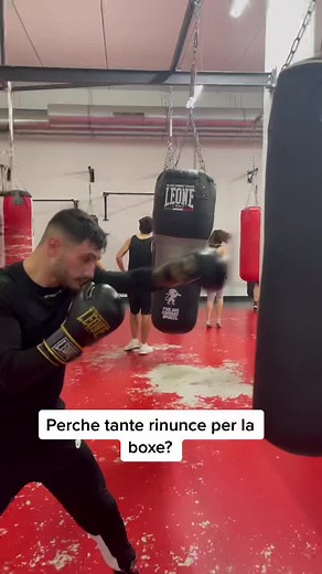 Boxing Workout Techniques in a Dynamic Gym Setting