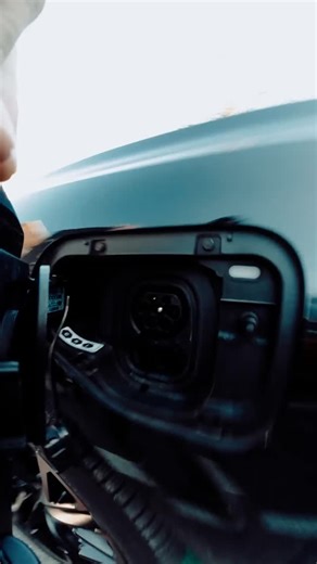 1.2K views · 16 reactions | Elektrisch, wenn du willst. Kraftvoll, wenn du es brauchst. Der CUPRA Terramar e-HYBRID bringt dich bis zu 120 km rein elektrisch durch den Alltag. Plug-in-Performance im Design eines echten CUPRA. #CUPRA #CUPRATerramar #CUPRATribe #CUPRAAustria #CUPRAÖsterreich Kraftstoffverbrauch: 0,4 – 9,7 l/100 km. CO₂-Emissionen 10 - 220 g/km. Stromverbrauch: 17,6 - 19 kWh/100km. Stand 04/2025. | CUPRA Österreich | Facebook