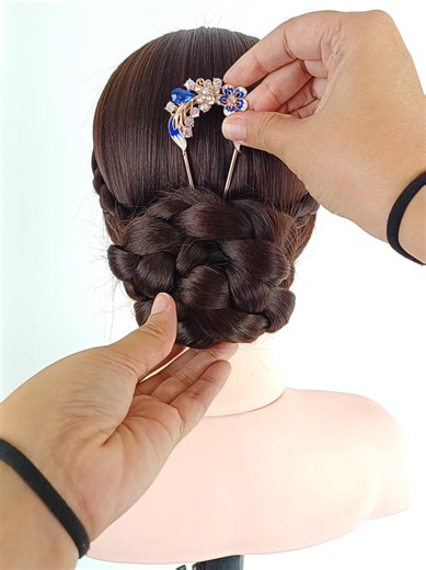 🎀 Penteado super fácil 💫 Salva e compartilha @Manual de PENTEADOS 🌷 . . . #foryoupage #penteadosfaceis #beauty #viral #hairstyle