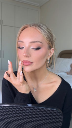 rhony ⭐️☁️🌙🪐✨🫧🌟 on Instagram: "Unrecognisable Makeup👀✨ Brands Used: @hudabeauty @rhode @hauslabs @rarebeauty @charlottetilbury @kyliecosmetics @morphebrushes @colourpopcosmetics @rimmellondon @hourglasscosmetics @urbandecaycosmetics @sephoramiddleeast #makeuptutorial #unrecognizablemakeup #grwm #beautytips #makeuphack"