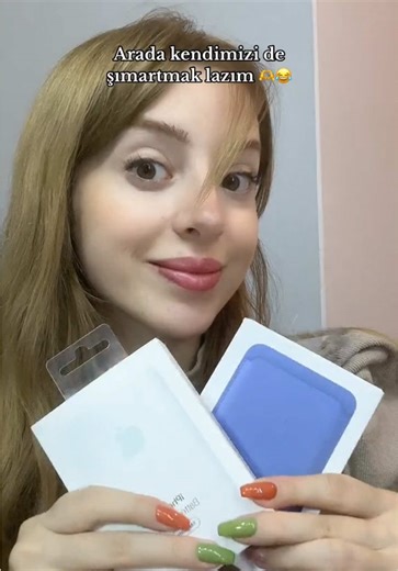 FortuneCases Farkıyla MagSafe Cüzdan ve MagSafe Battery Pack 🙋🏻‍♂️ MagSafe cüzdanlar: ✔️ iPhone’a mıknatısla yapışır ✔️ Kartları taşır ✔️ İnce ve minimalist #merveeben #keşfet