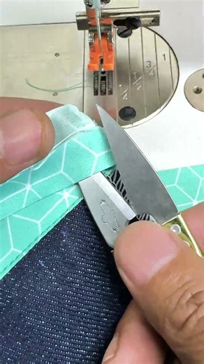 How to Sew Perfect Mitered Corners with Bias Tape #sewinghacks #sewingtips #diy