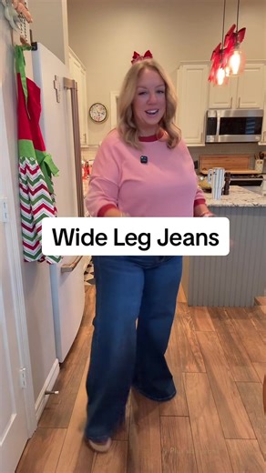 Jeans with no back gap, perfect for the curvy girls! #widelegjeans #plussizejeans #jeansforwomen