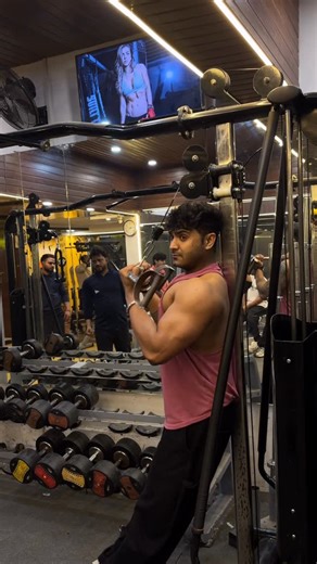 Paras Thakral on Instagram: "Soch badlo🫡 #reels #reelkrofeelkro❤️ #bodybuildinglifestyle #weightlossdiet #fatlose #transformation"