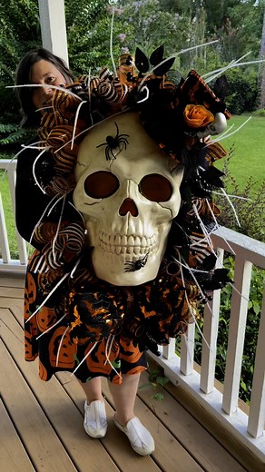 Spooky vibes only! 🎃💀 Check out this creepy-cool XL skull wreath for Halloween! #HalloweenDecor #SkullWreath #SpookySeason #kellyscreationsdecor #HalloweenVibes | Kelly’s Creations of Pace