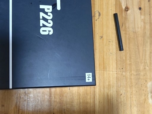 沉浸式体验一把激光半金属的p226，也有全金属的