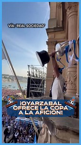 Oyarzabal entrega trofeo Copa del Rey a la afición