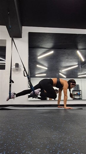 SPORT + THERAPY | Mis 4 favoritos de plancha en TRX ⬇️ . 1. Pirámide Me gustan más en antebrazos para forzarme a subir la cadera encima del cuerpo . 2.... | Instagram