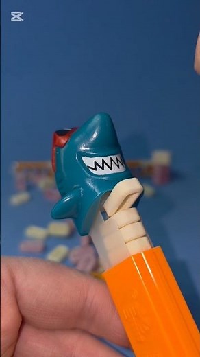 ASMR Dispenser Pez 🍬 Crazy Animals 🤪: Shark 🦈 #asmr #pez #crazyanimals #shark #shorts