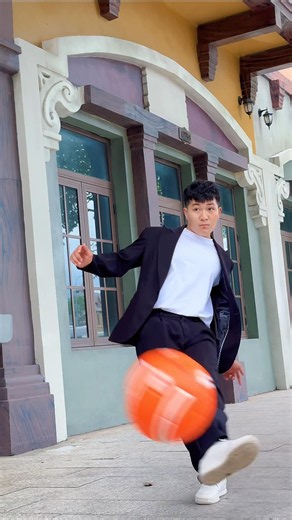 My Ball Stopped A Pickpocket… But She Never Knew #kindness #helpothers #bekind