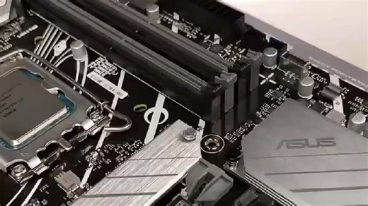 专为游戏而生的台式电脑，引领潮流性能新体验！搭载高性能配置，畅享丝滑操作，轻松应对多任务与大型游戏挑战。沉浸式体验从此开始，无论是激烈对战还是创意设计，皆游刃有