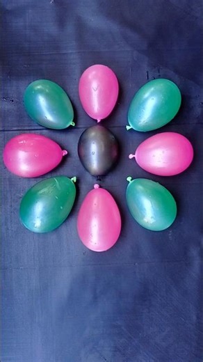 green and pink balloon popping,🥰#viral #asmr #balloonpopping