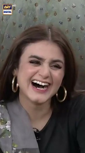 Hira Mani Ki Funny Excuse, When She Comes Late On Set... #HiraMani