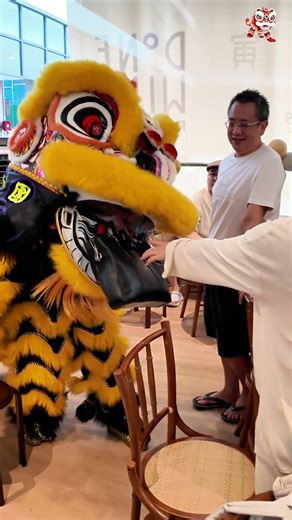 🦁💰 财神爷带狮Yam Cha @ Cafe – 现场直接炸裂！🔥