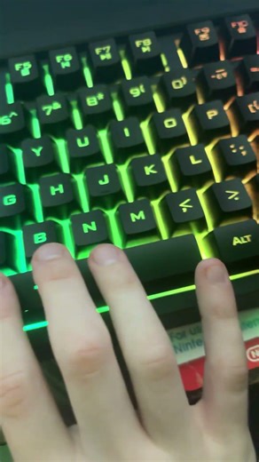 Never buy this keyboard￼