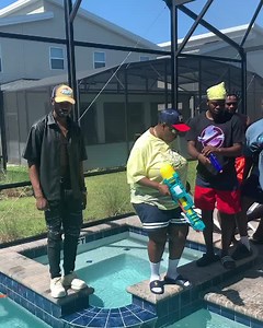 520K views · 10K reactions | Last night I was in the club and I set my eyes on somebody!!! Incoming with @djtowii | Teniola Apata | Facebook