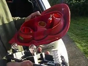 Changing rear light bulbs in a Toyota Aygo