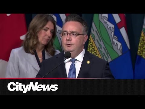 Alberta adding citizenship, health number to driver’s licences