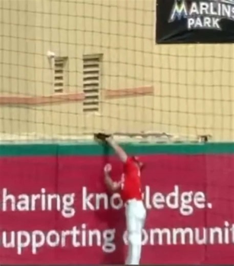 Daily Player Highlights: Matt Holliday's Defensive Skills