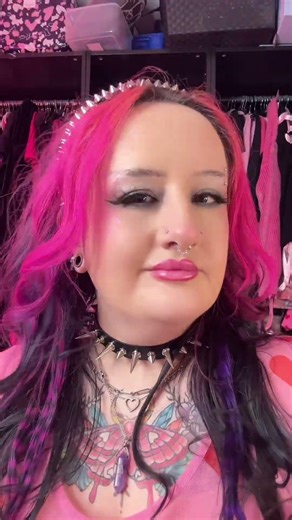 I will keep posting this makeup look as I am absolutely obsessed with it 💁🏻‍♀️💖 Mostly using MAC