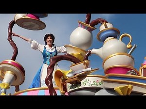 Tokyo Disneyland | Best Parade Ever, Shopping At The Disney Store & Exploring The Monorail Loop